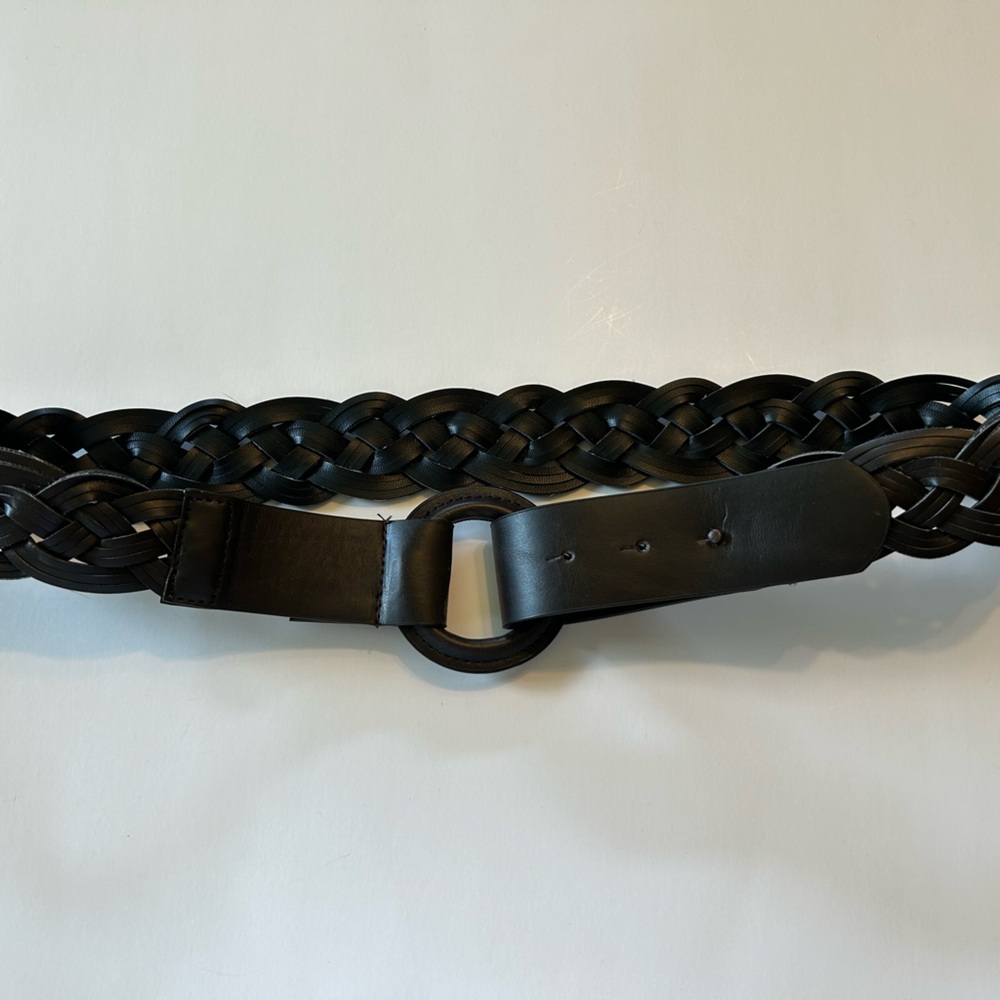 NWOT Women’s Elegant Brown Braided Leather Belt